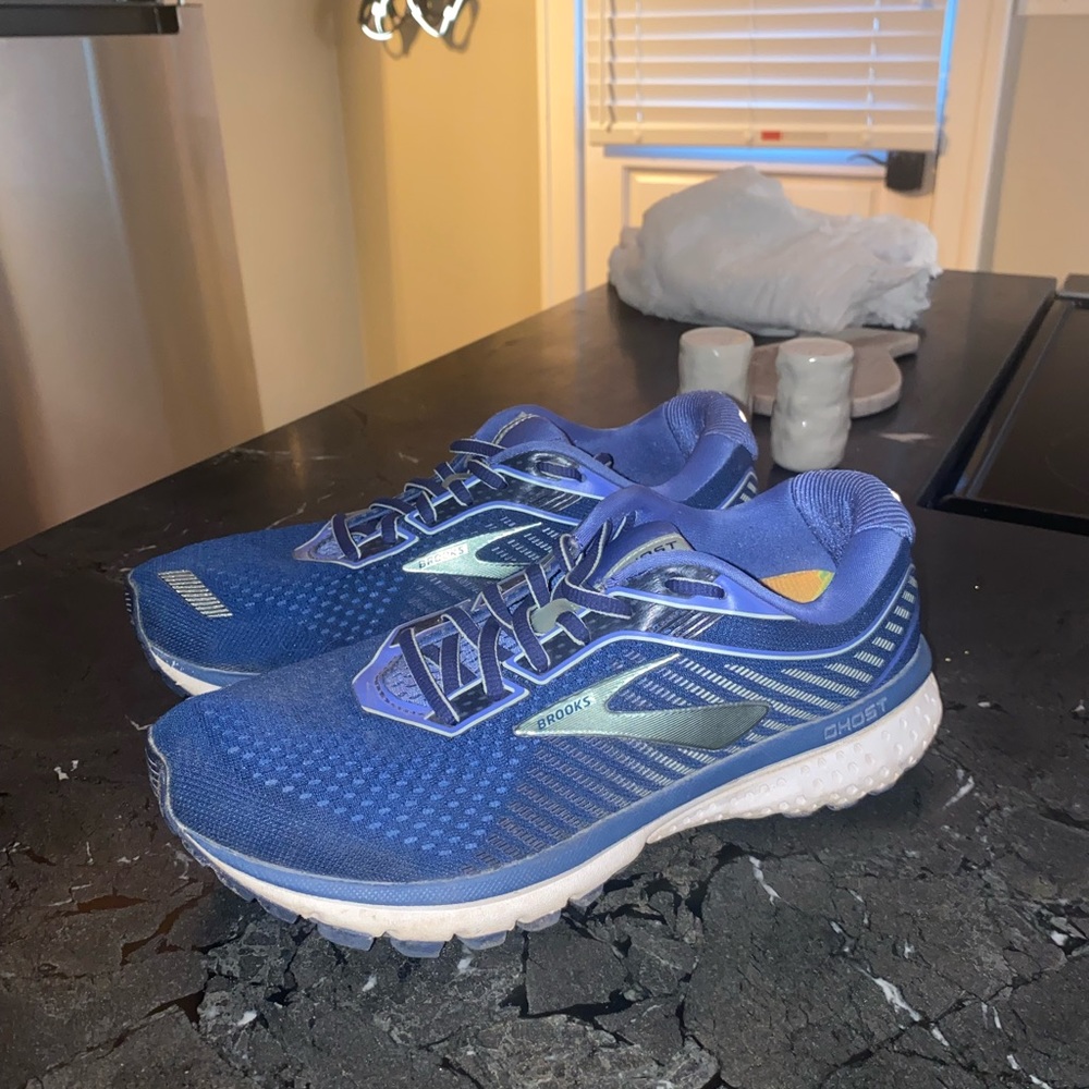 Women’s Brooks Tennis Shoes